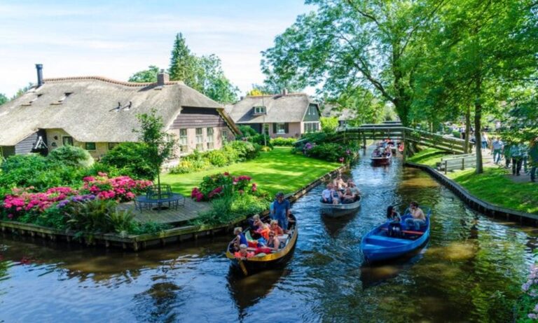 Belanda Tanah Bunga Dan Kanal