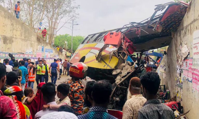 Kecelakaan Bus Dhaka Bangladesh 2018 Tragedi Di Dhaka