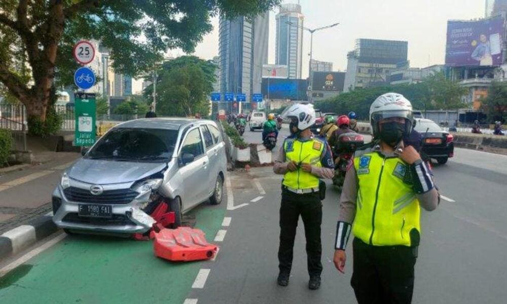 Kecelakaan Di Perempatan Jalan Raya Jakarta Indonesia 2022 Tragedi Di Pusat Kota