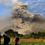 Letusan Gunung Sinabung Indonesia 2014 Ancaman Terhadap Pemukiman Lokal