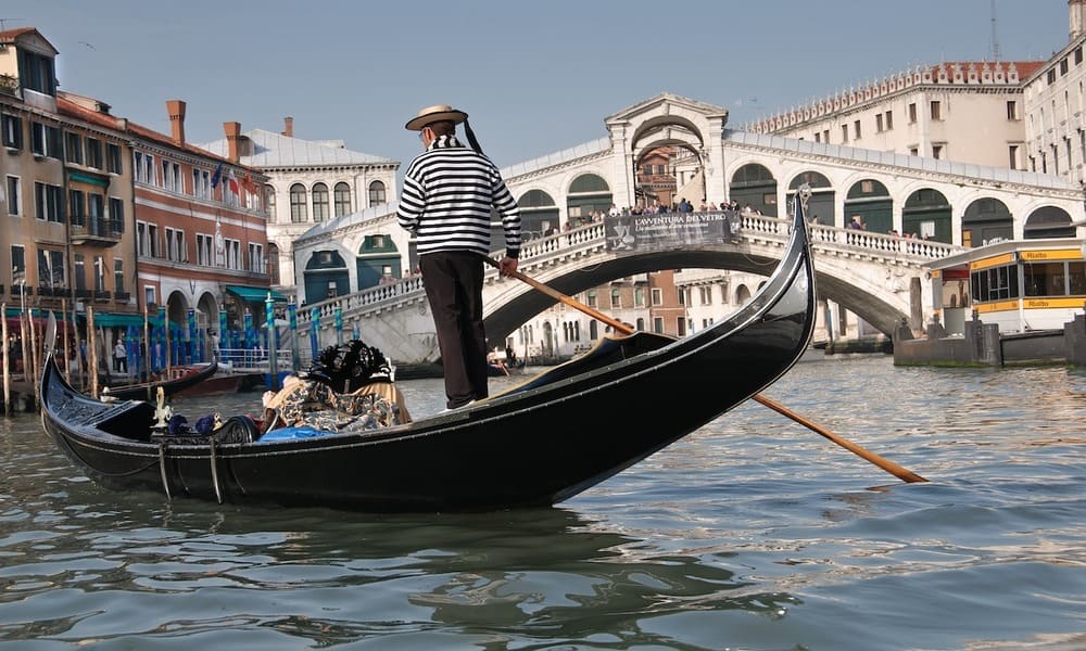 Venesia Italia Kanal Kanal Romantis Dan Arsitektur Bersejarah